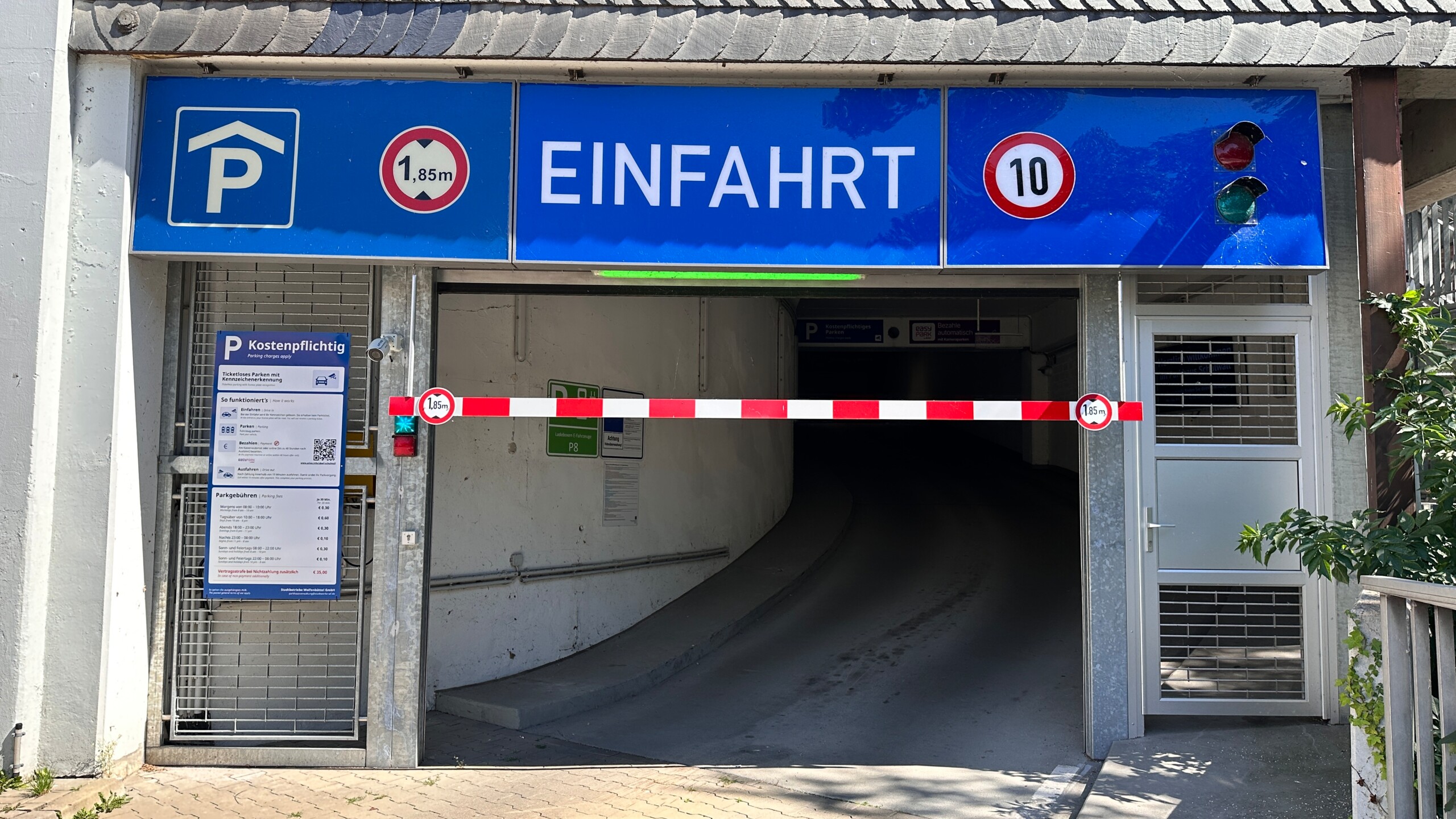 Einfahrtshöhe Parkhaus Schulwall